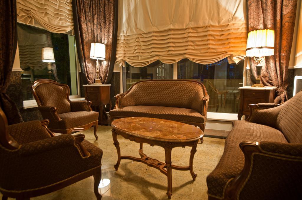 Hotel Afrodyta Business & Spa Радзєйовіце Екстер'єр фото