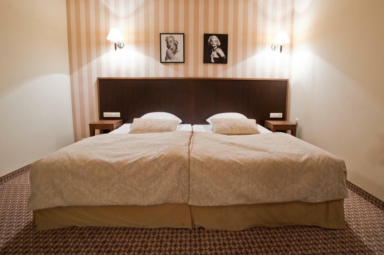 Hotel Afrodyta Business & Spa Радзєйовіце Екстер'єр фото